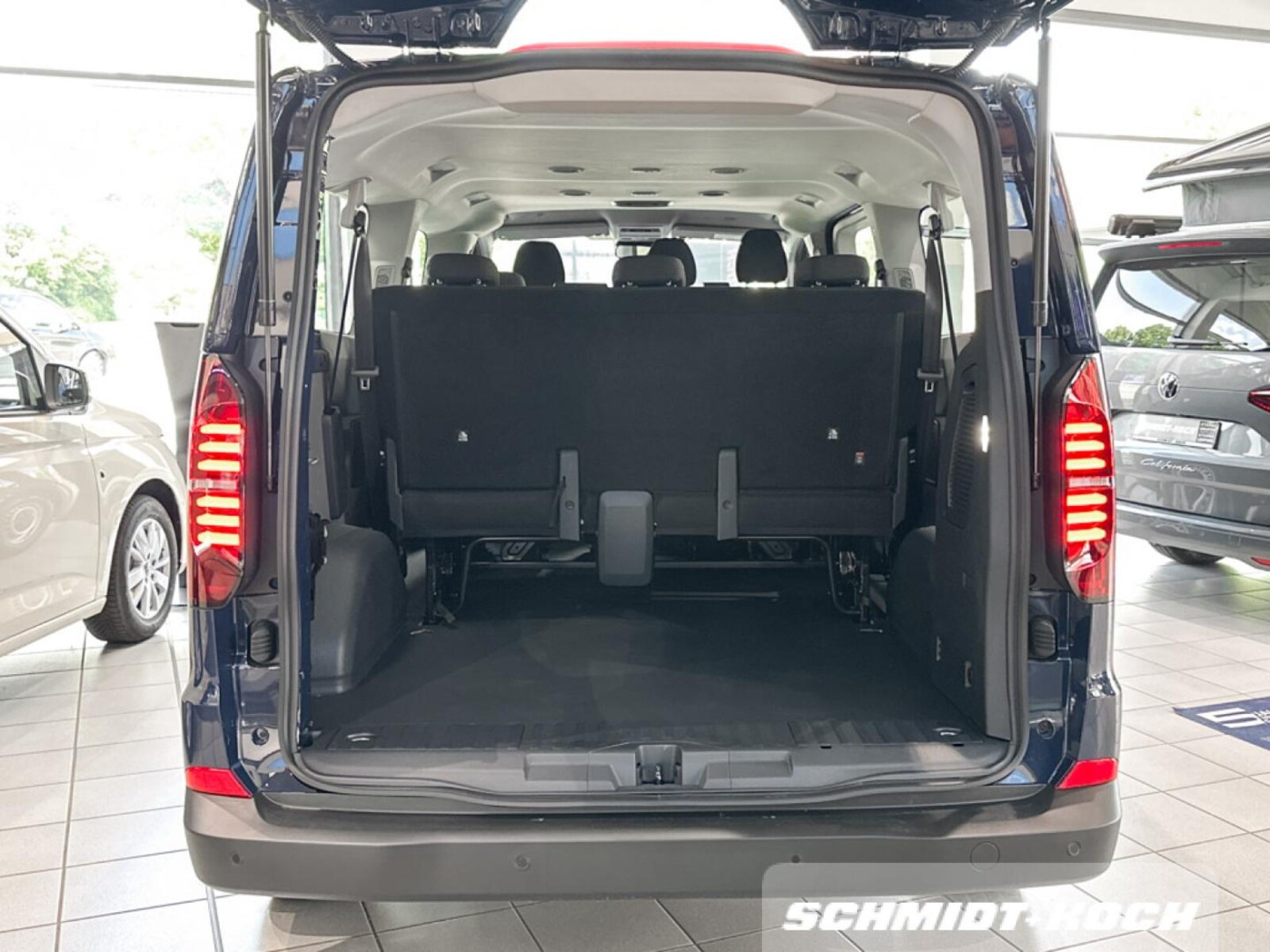 Volkswagen Transporter Kombi langer Radstand – Bild 14