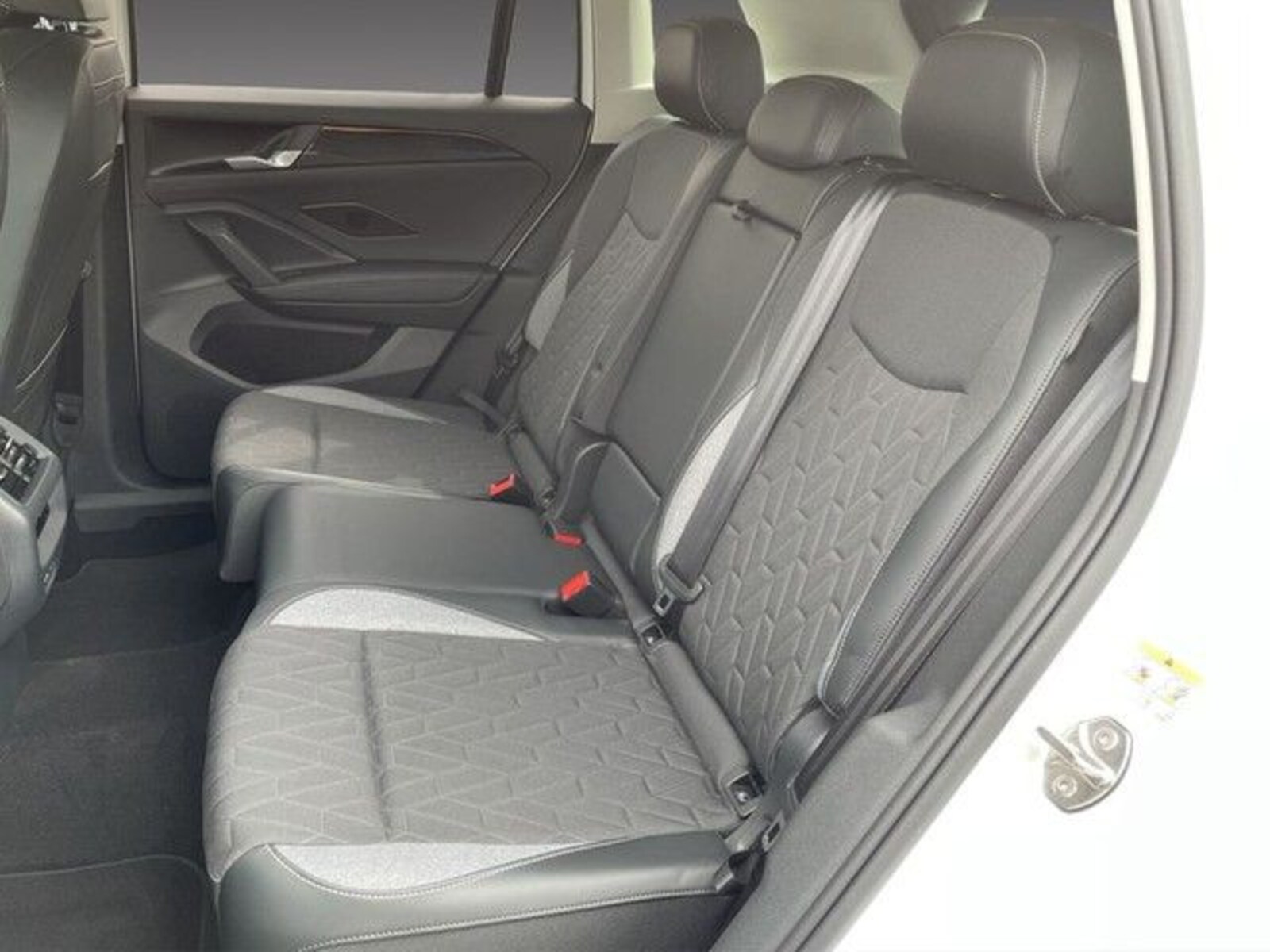 Volkswagen Tiguan – Bild 13