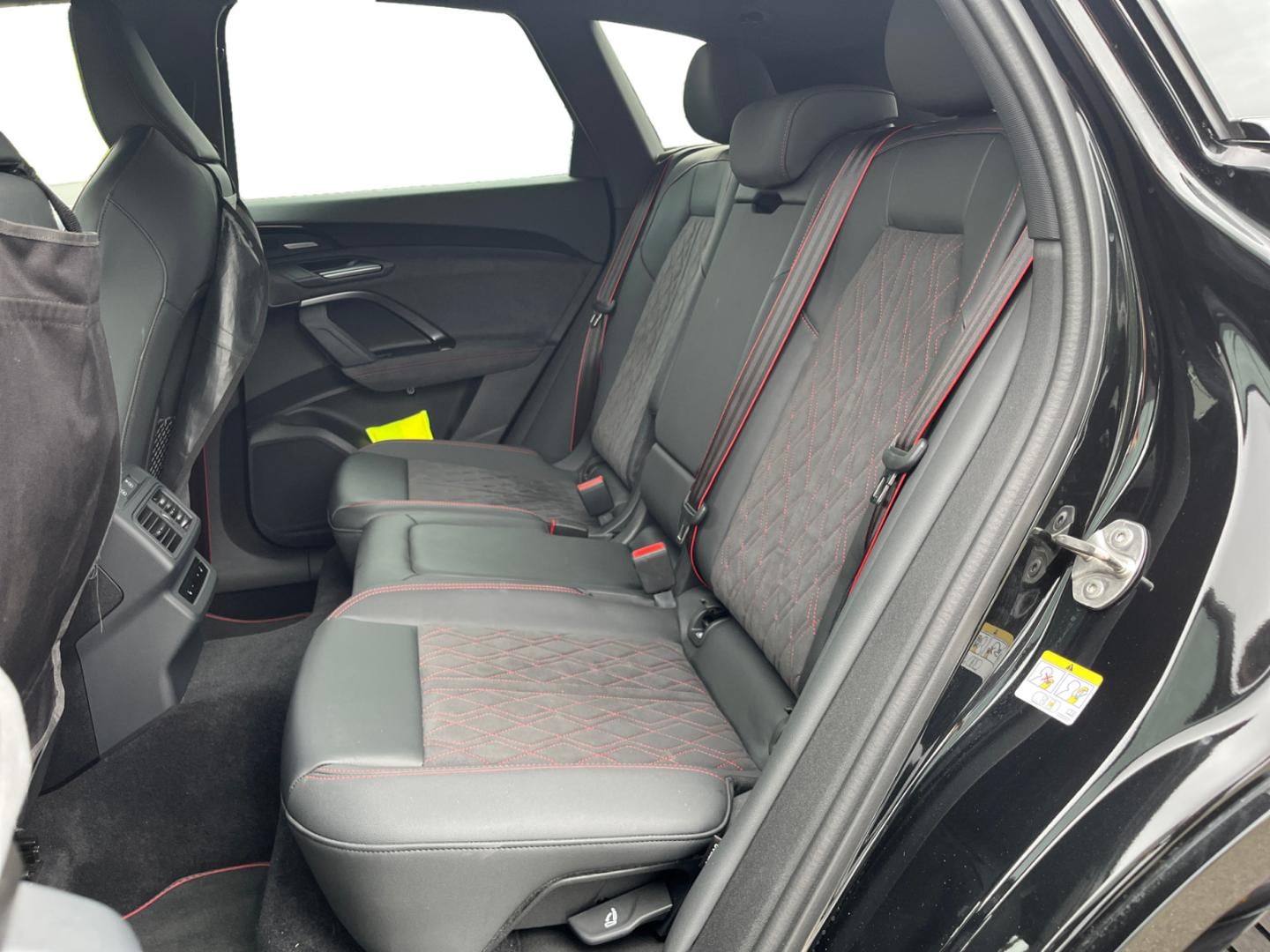 Bild über Audi Q5 SUV TDI quattro 150 kW S tronic - für weitere Informationen kontaktieren Sie den Audi Partner