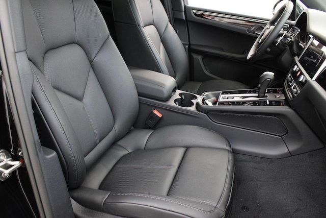 2025 Porsche Macan S - Photo 29
