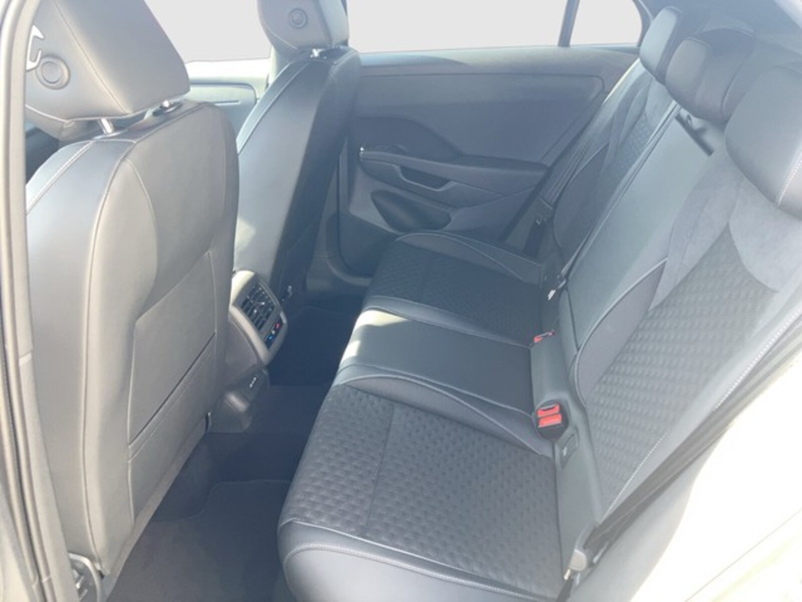 Volkswagen T-Roc – Bild 11