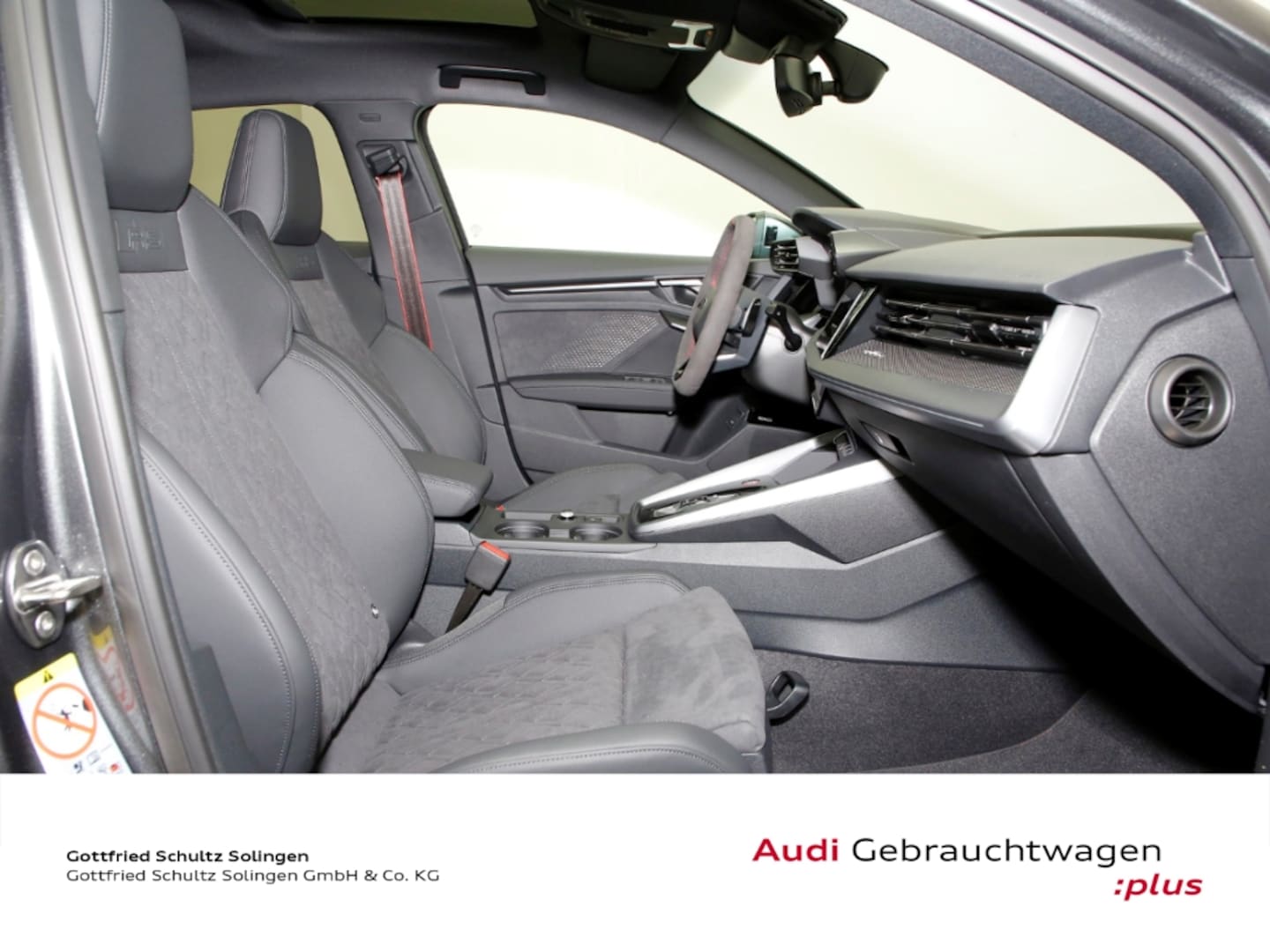 Bild über Audi RS 3 Sportback TFSI quattro 294 kW S tronic - für weitere Informationen kontaktieren Sie den Audi Partner