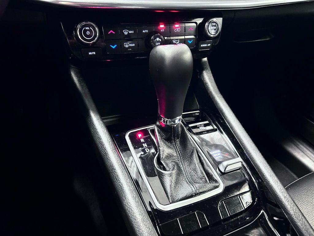 2024 Jeep Compass Limited - Photo 16