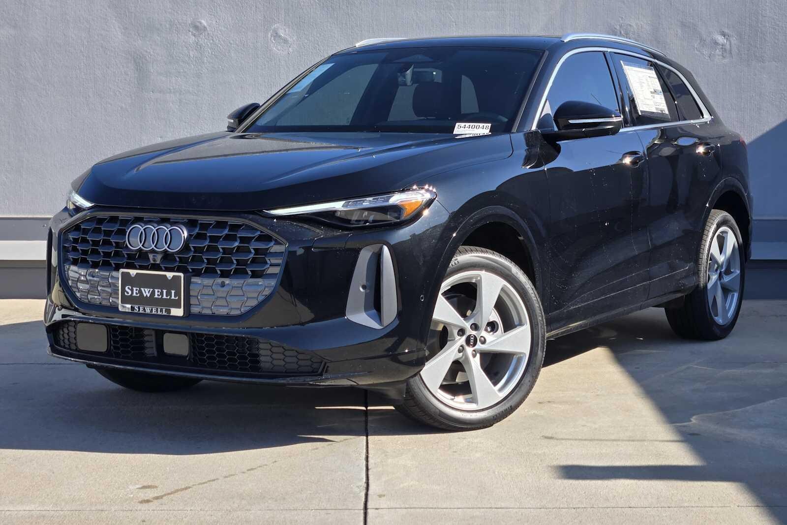 2026 Audi Q5 Premium Plus quattro's photo