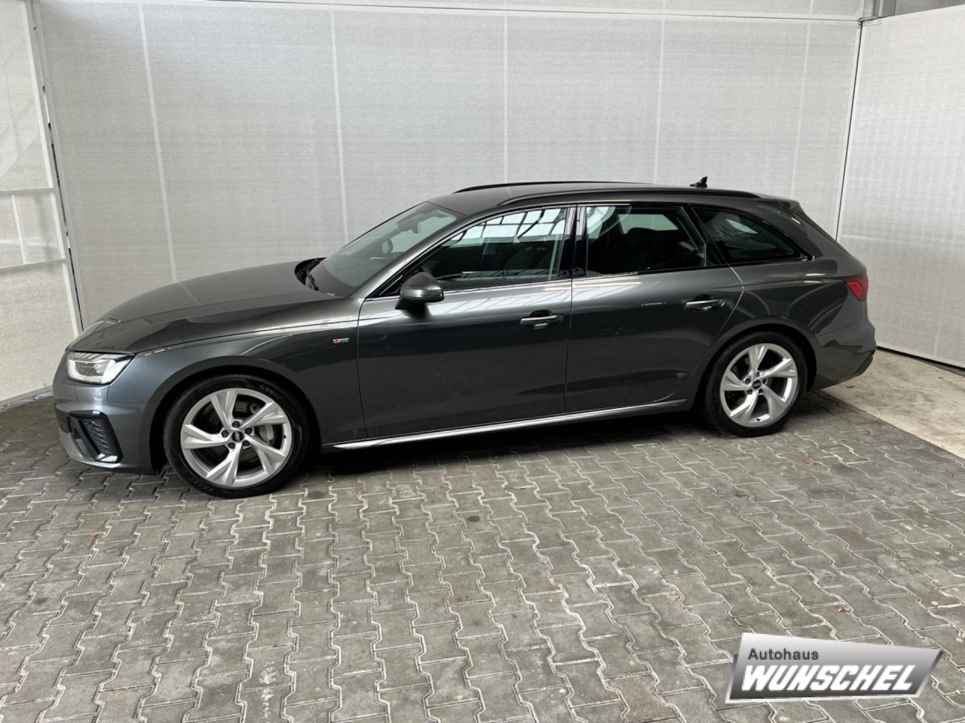 Audi A4 Avant S line