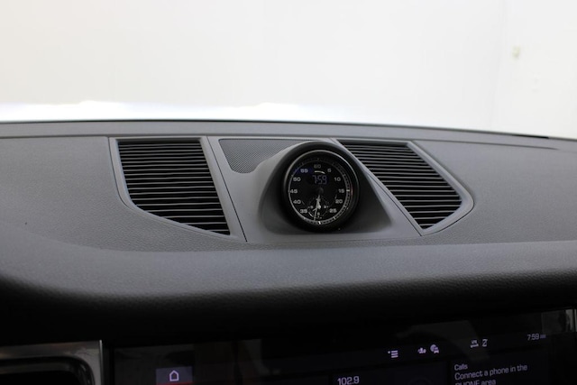 2025 Porsche Macan S - Photo 31