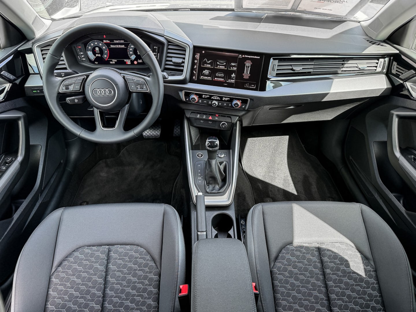 Bild über Audi A1 Sportback 30 TFSI S tronic - für weitere Informationen kontaktieren Sie den Audi Partner