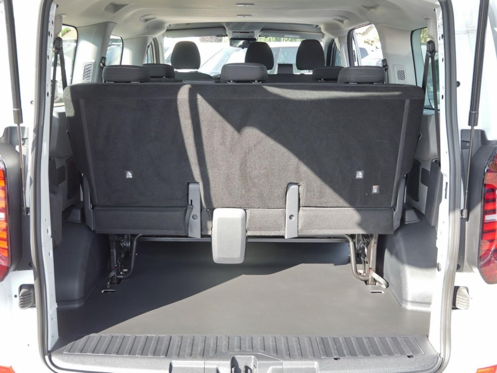 Volkswagen Transporter Kombi kurzer Radstand – Bild 22