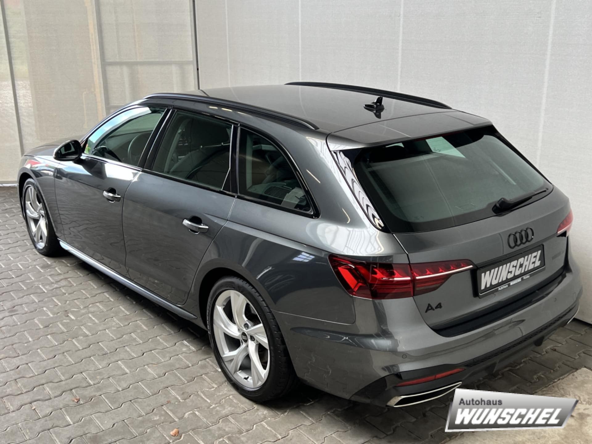 Audi A4 Avant S line