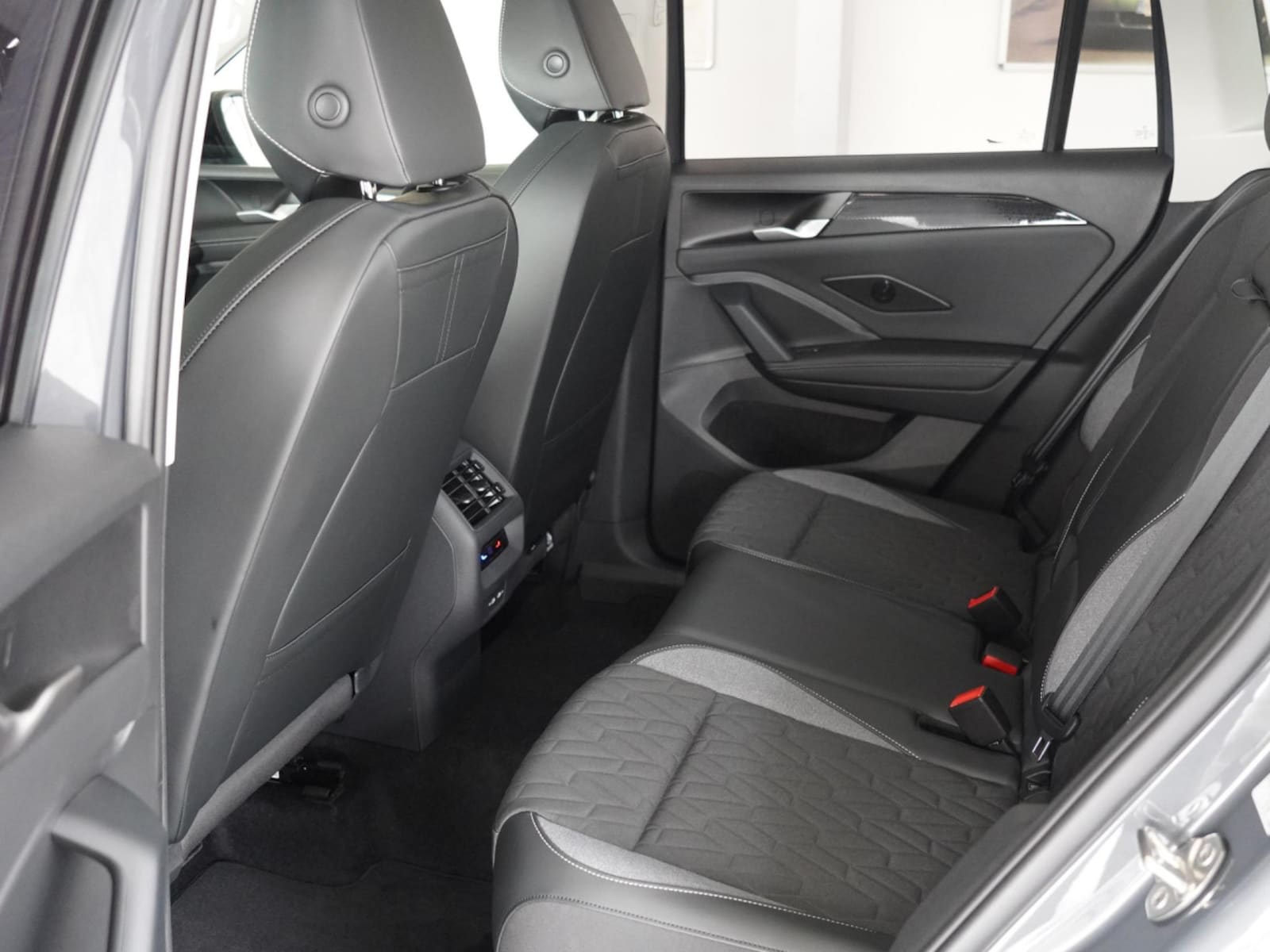 Volkswagen Tiguan – Bild 11