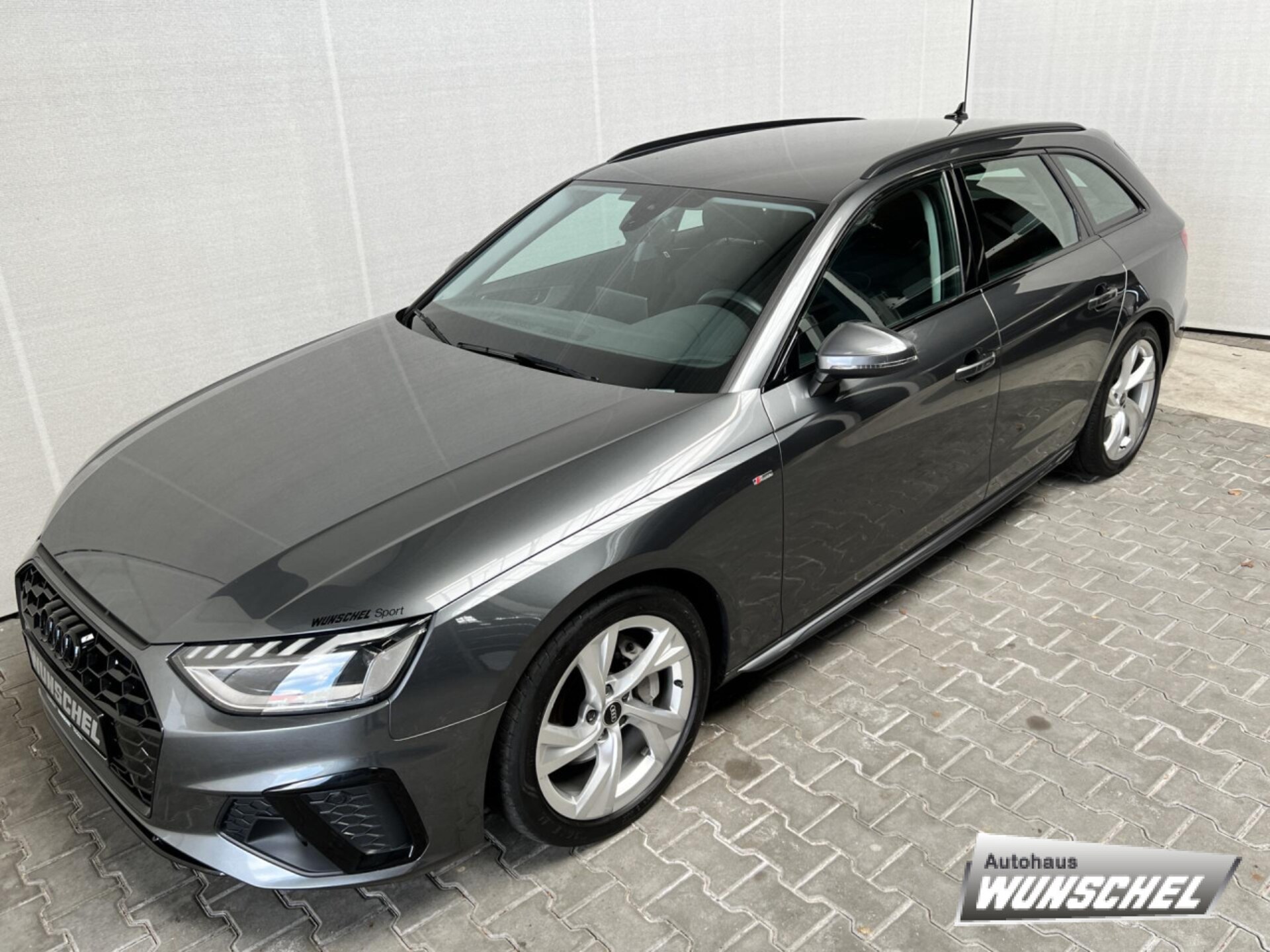 Audi A4 Avant S line