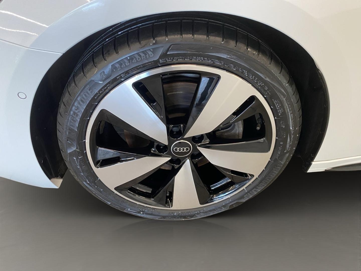 Bild über Audi A5 Avant TDI 150 kW S tronic - für weitere Informationen kontaktieren Sie den Audi Partner