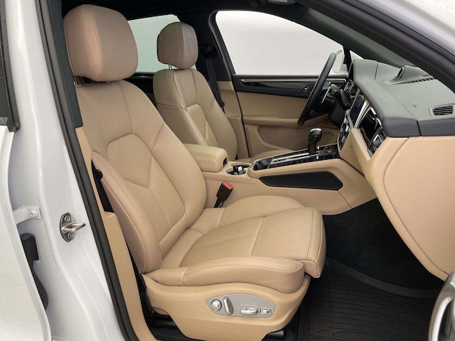 2025 Porsche Macan Base - Photo 23