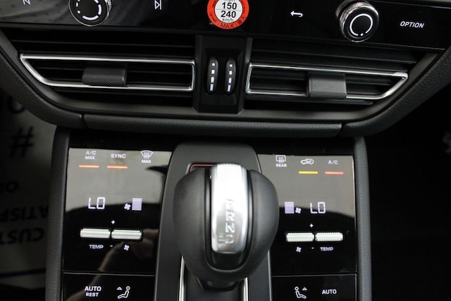 2025 Porsche Macan S - Photo 36