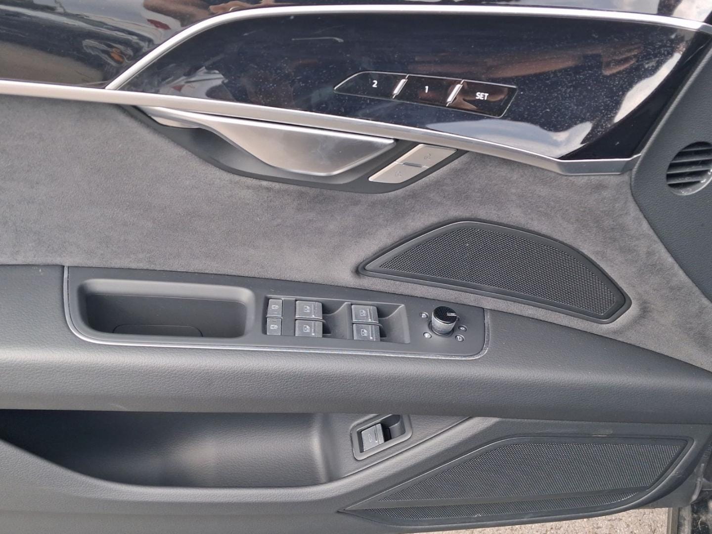 Bild über Audi A8 50 TDI quattro tiptronic - für weitere Informationen kontaktieren Sie den Audi Partner