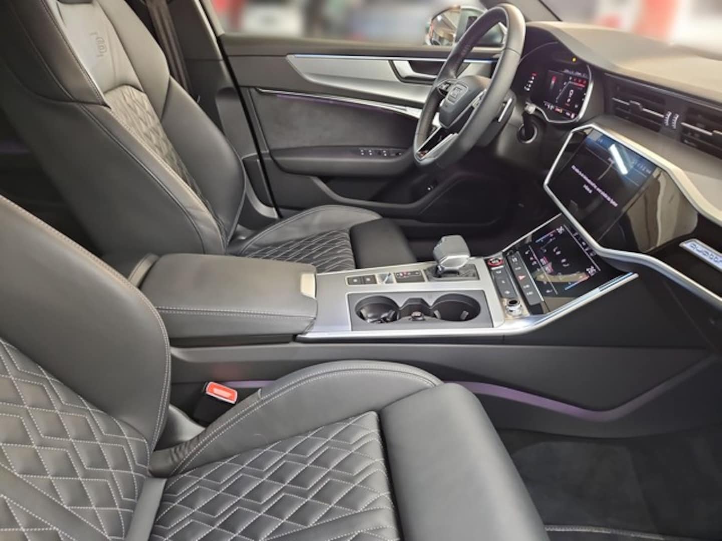 Bild über Audi S6 Avant TDI quattro tiptronic - für weitere Informationen kontaktieren Sie den Audi Partner