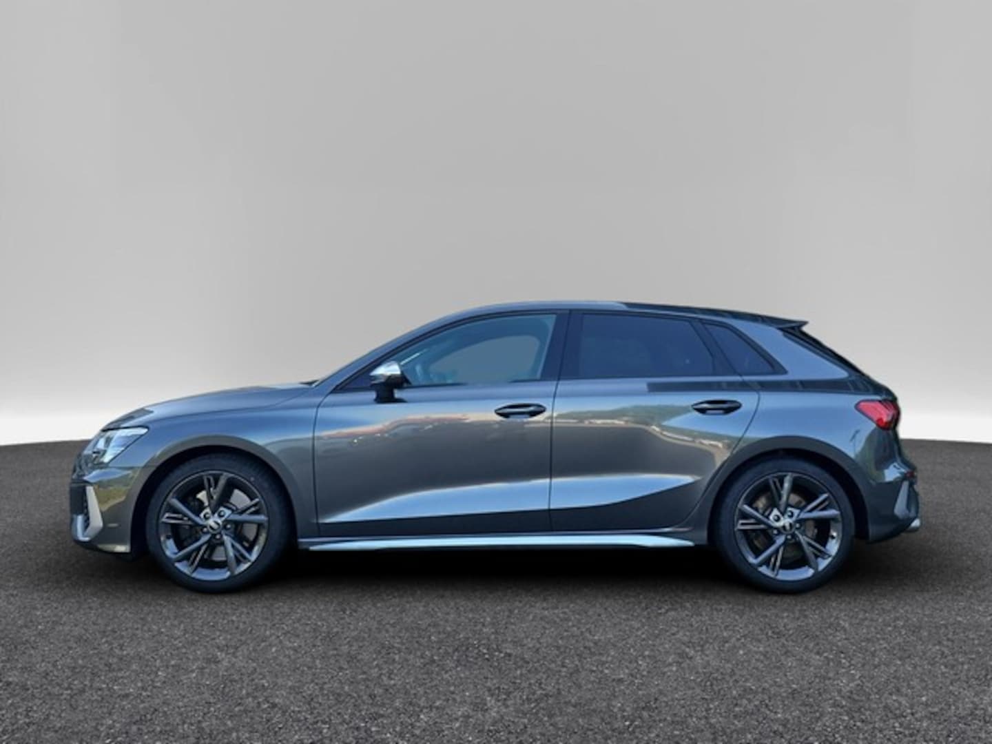 Bild über Audi S3 Sportback TFSI quattro S tronic - für weitere Informationen kontaktieren Sie den Audi Partner