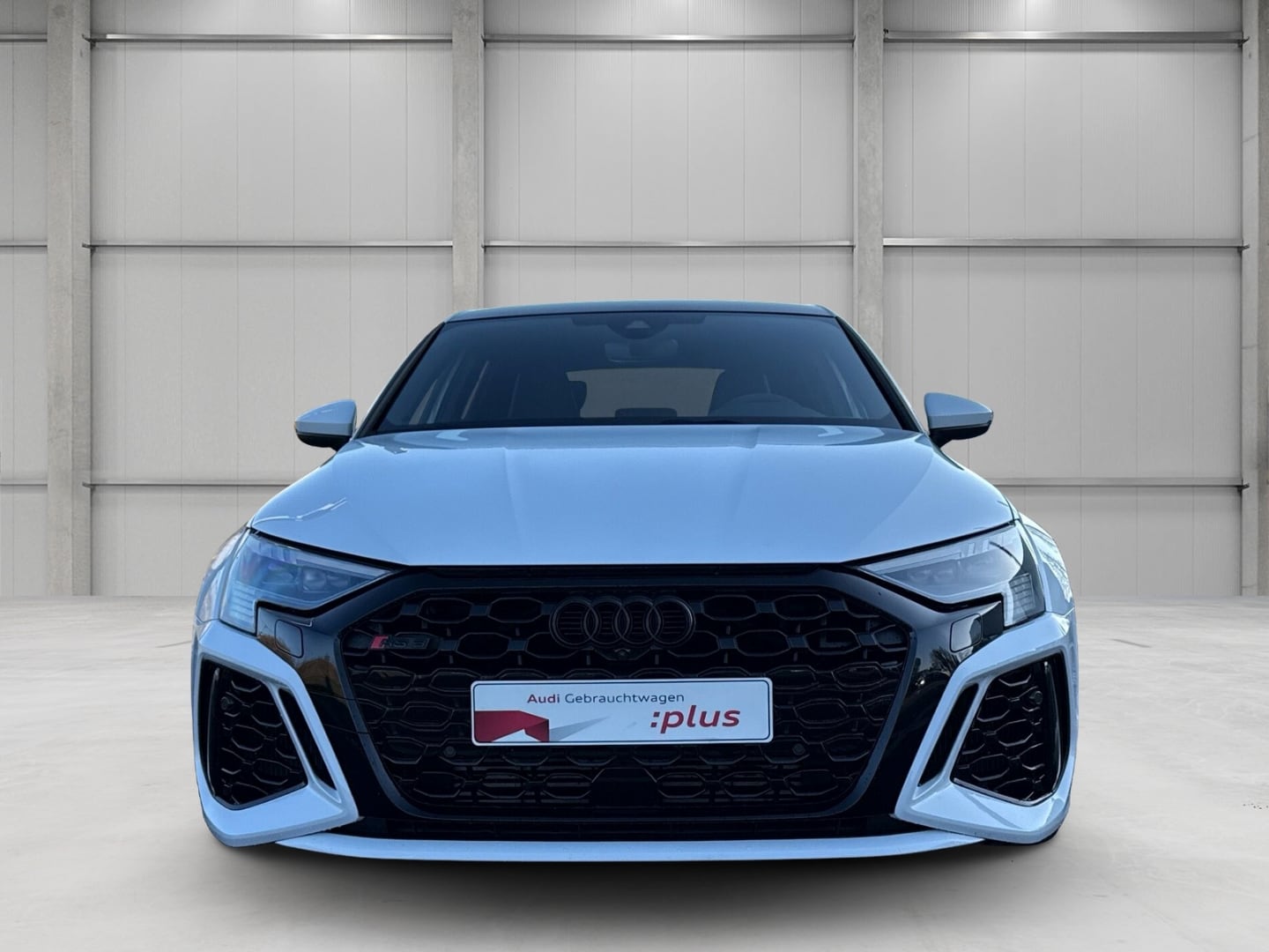Bild über Audi RS 3 Sportback TFSI quattro S tronic - für weitere Informationen kontaktieren Sie den Audi Partner