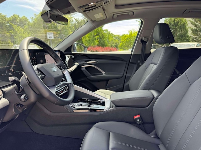 2025 Audi Q5 Premium - Photo 9