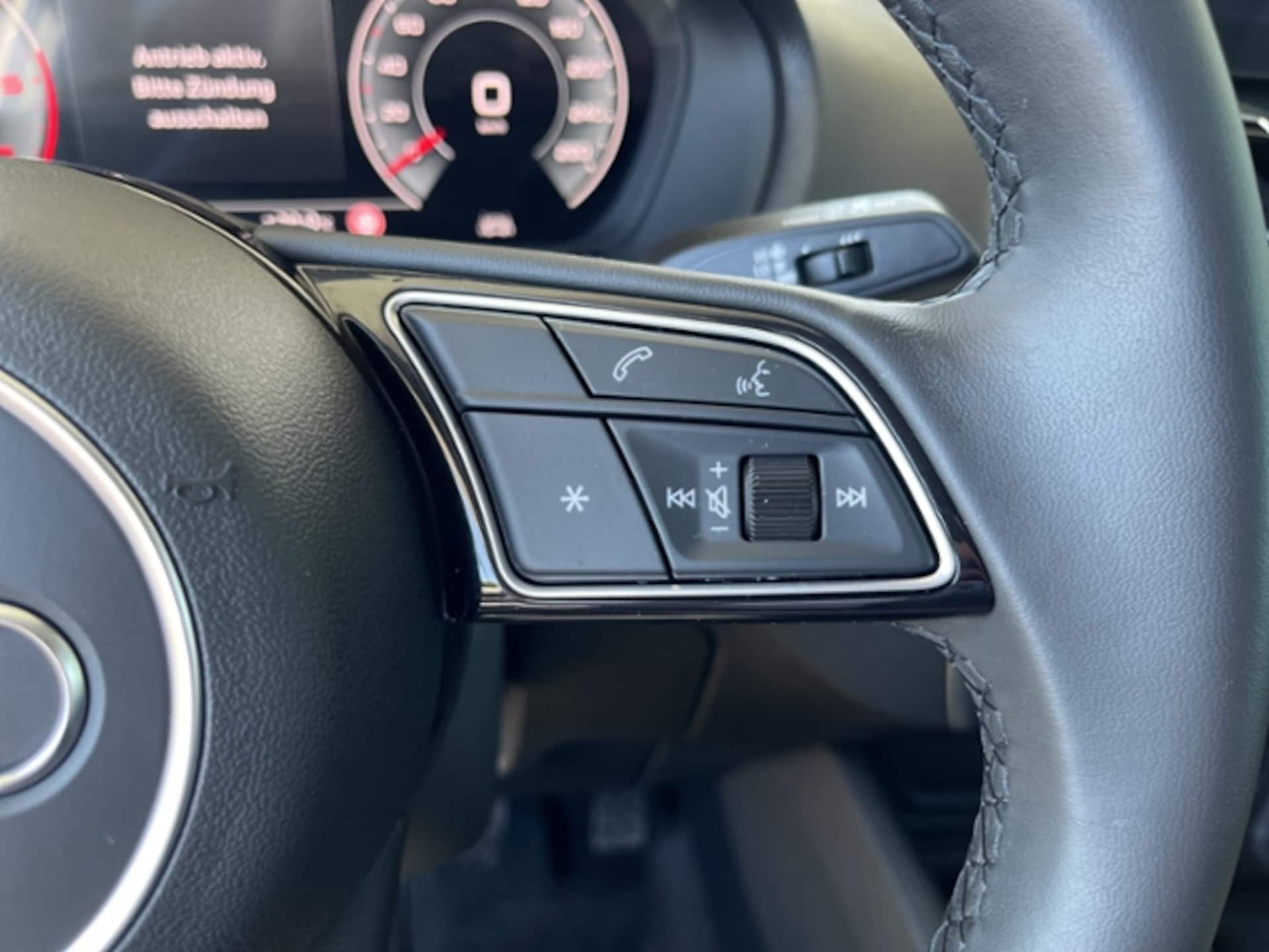 Audi Q2 S line