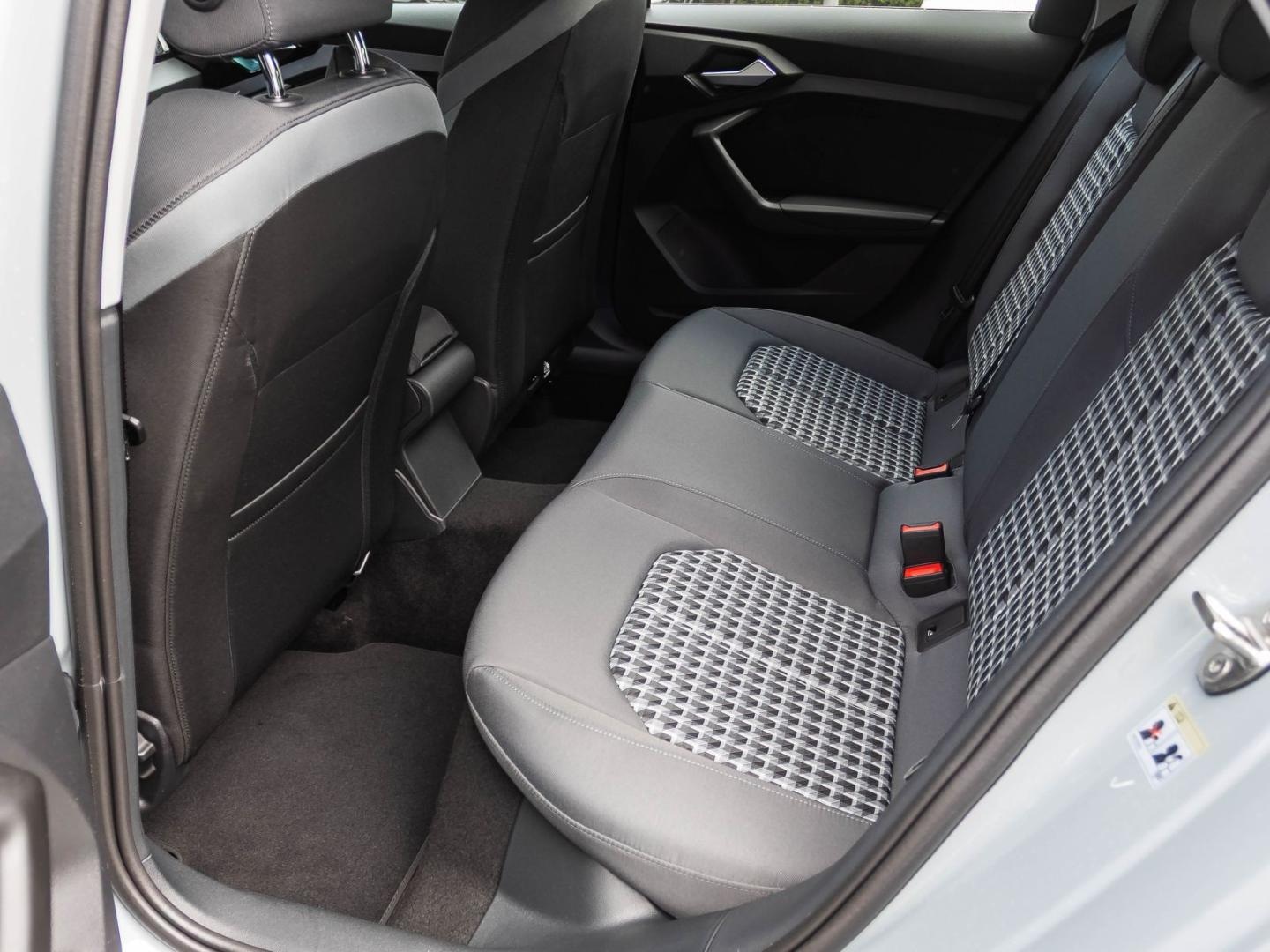 Bild über Audi A1 Sportback advanced 25 TFSI Schaltgetriebe - für weitere Informationen kontaktieren Sie den Audi Partner