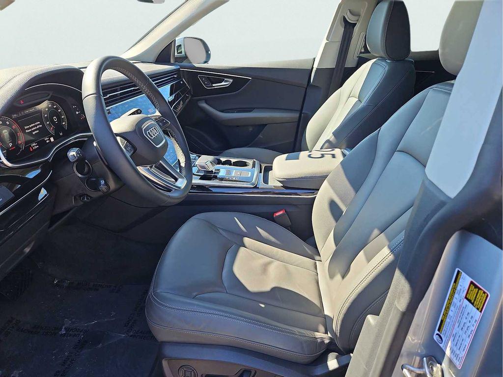 2025 Audi Q8 Premium - Photo 15