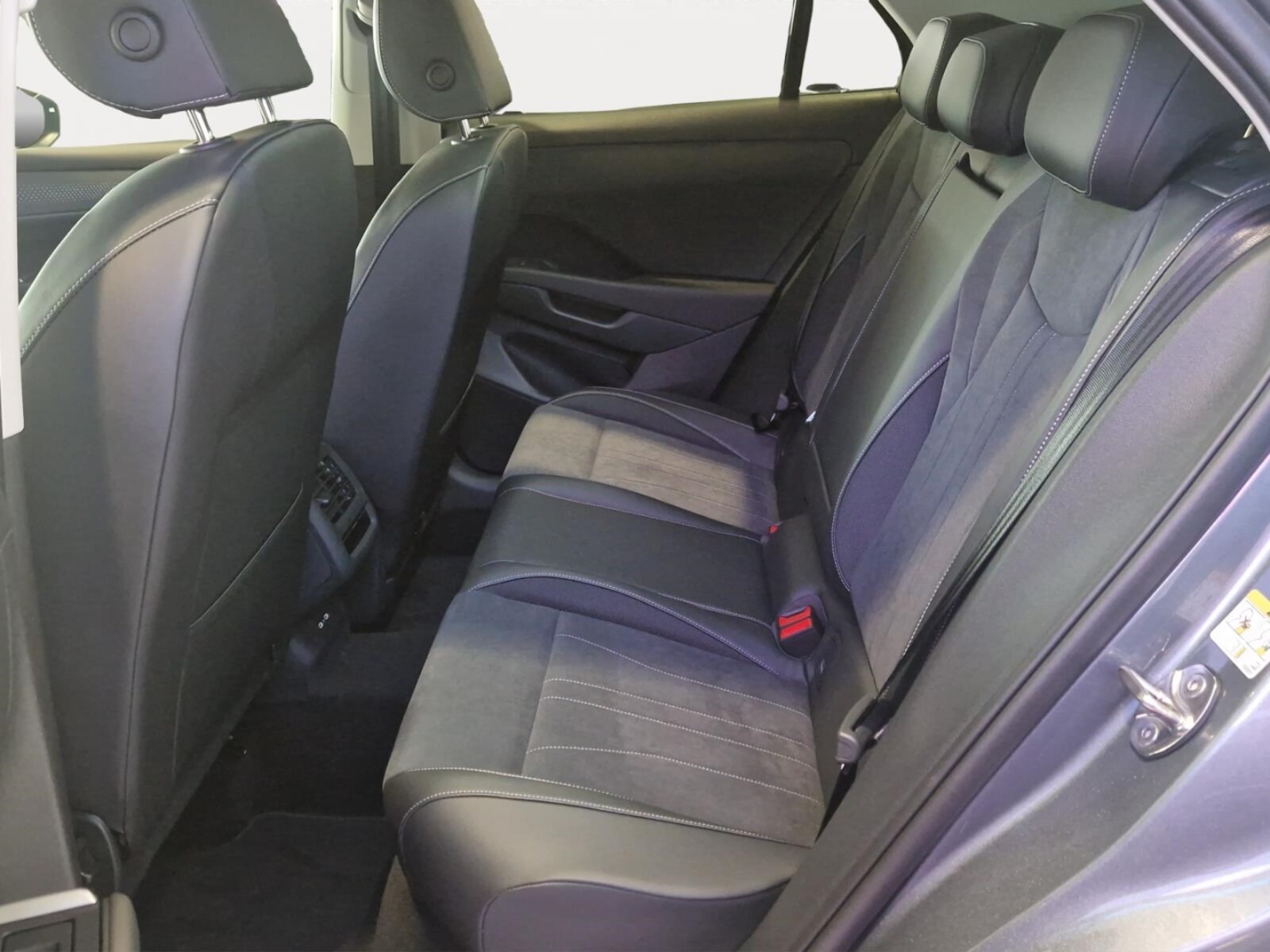 Volkswagen T-Roc – Bild 12