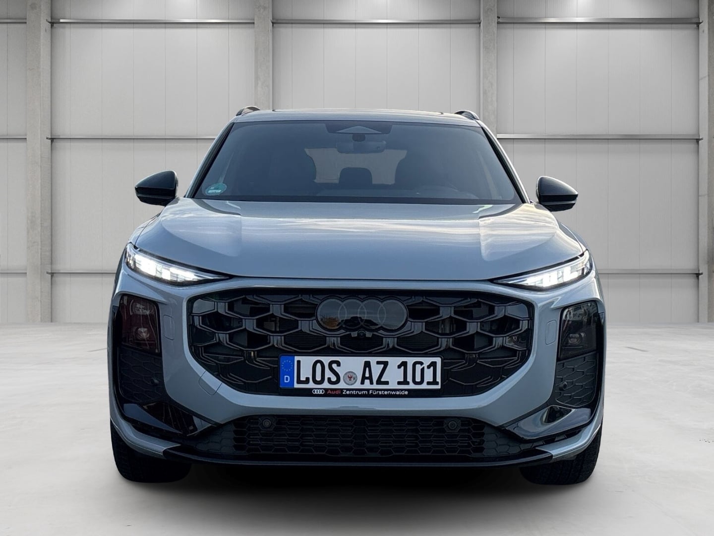 Bild über Audi Q3 SUV TFSI quattro 195 kW S tronic - für weitere Informationen kontaktieren Sie den Audi Partner