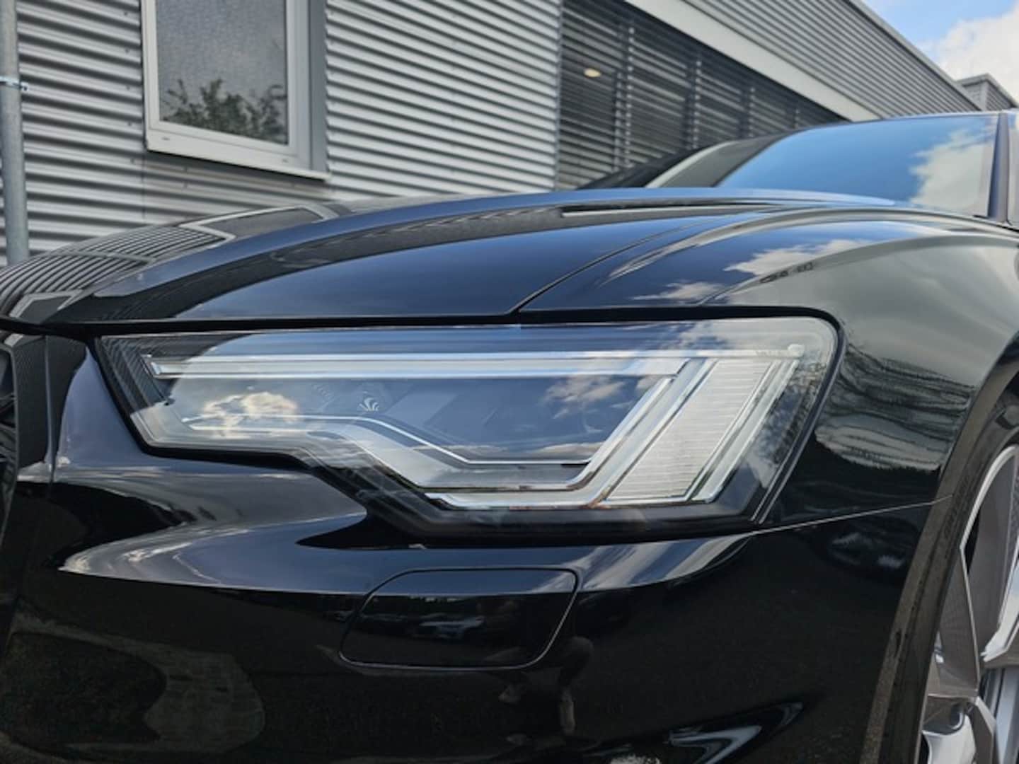 Bild über Audi S6 Avant TDI quattro tiptronic - für weitere Informationen kontaktieren Sie den Audi Partner
