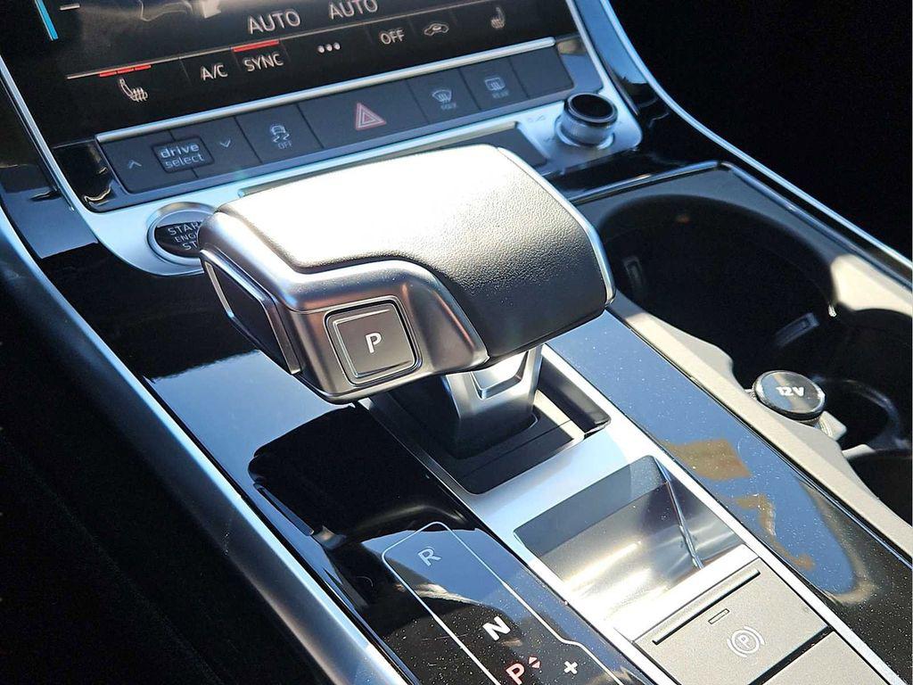 2025 Audi Q8 Premium - Photo 30