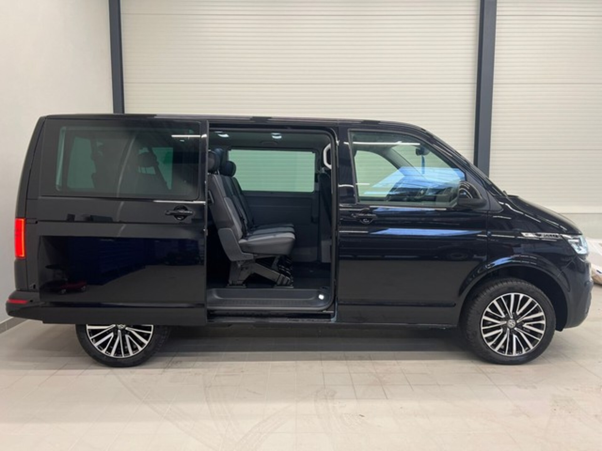 Volkswagen T6.1 Caravelle kurzer Radstand Comfortline