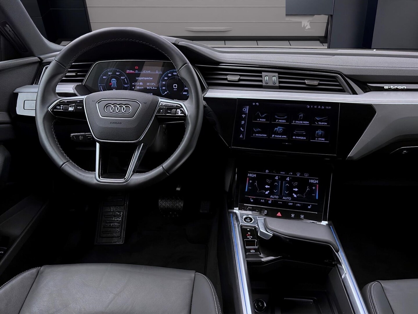 Image about Audi Q8 e-tron advanced 55 e-tron quattro