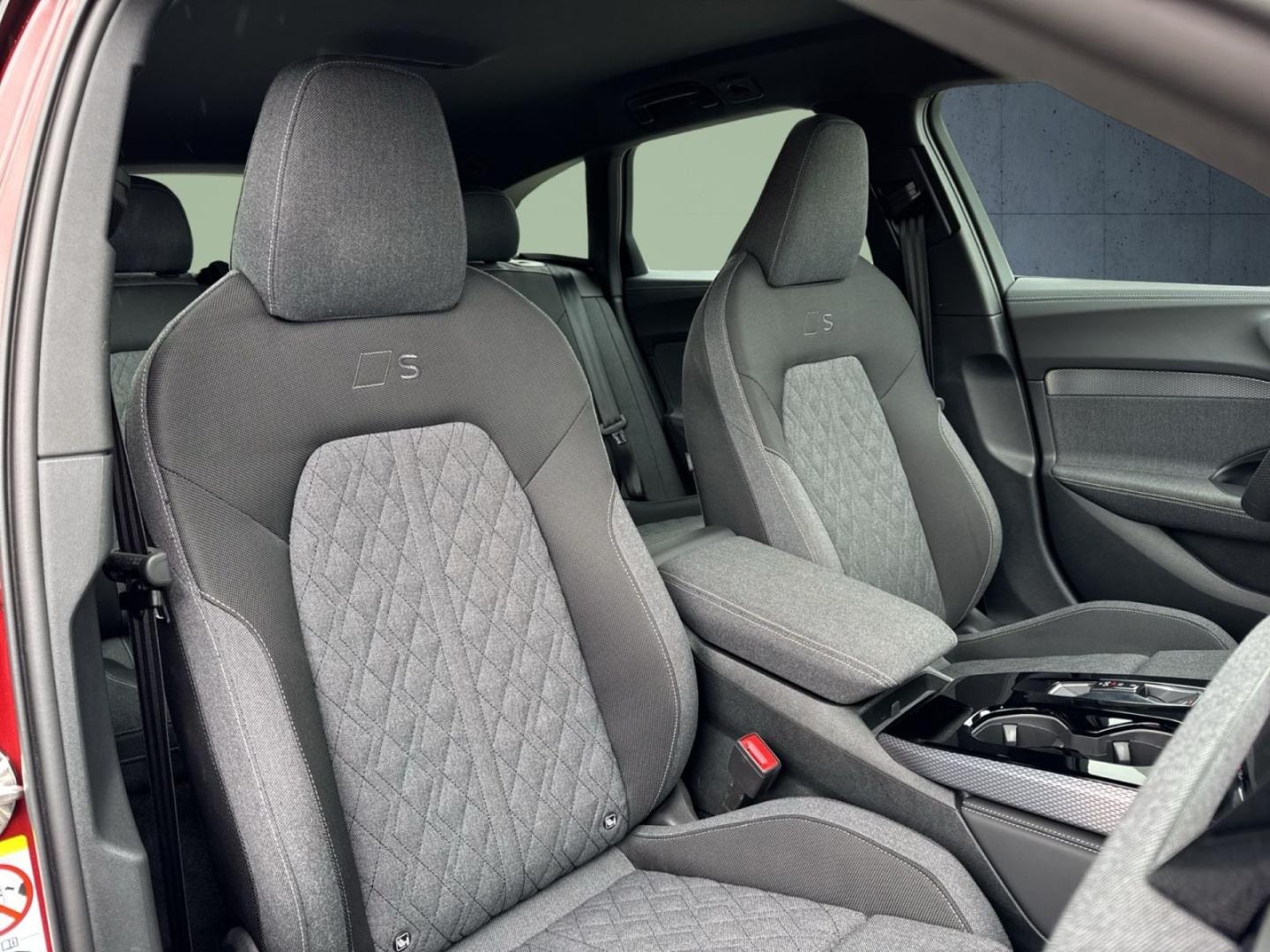 Bild über Audi A5 Avant TDI quattro 150 kW S tronic - für weitere Informationen kontaktieren Sie den Audi Partner