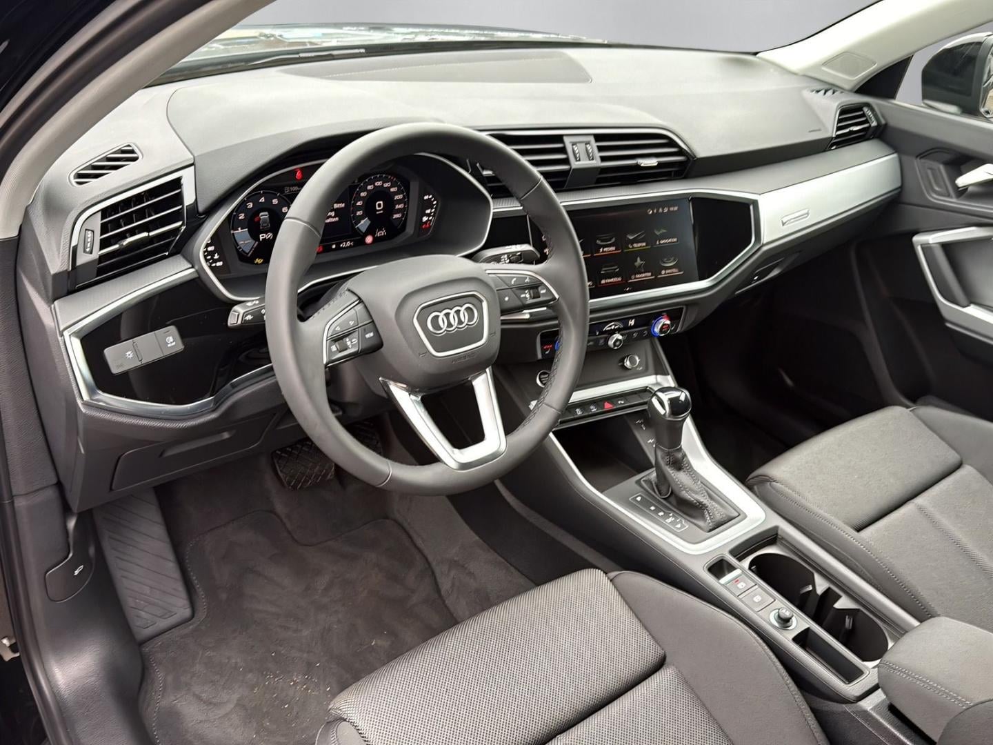 Bild über Audi Q3 TFSI 110 kW S tronic - für weitere Informationen kontaktieren Sie den Audi Partner