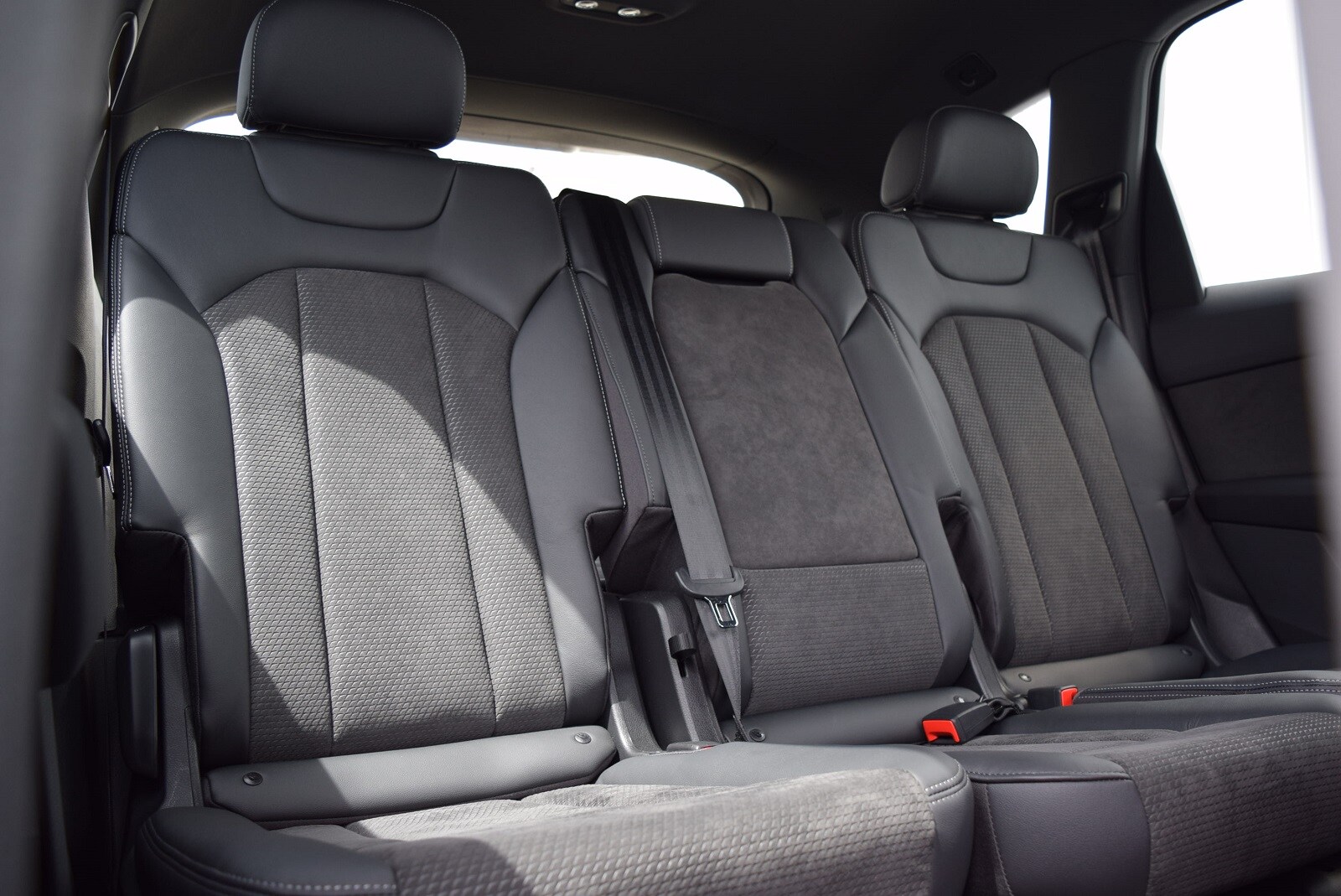 Image about Audi Q7 55 TFSI quattro S line 250(340) kW(PS) tiptronic