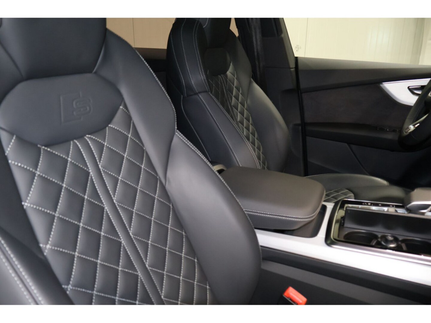 Bild über Audi Q8 SUV 50 TDI quattro tiptronic - für weitere Informationen kontaktieren Sie den Audi Partner
