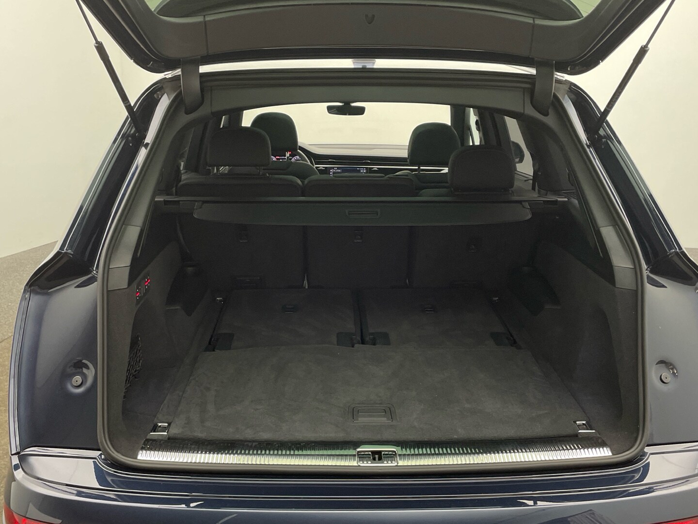 Image about Audi Q7 SUV S line 50 TDI quattro tiptronic