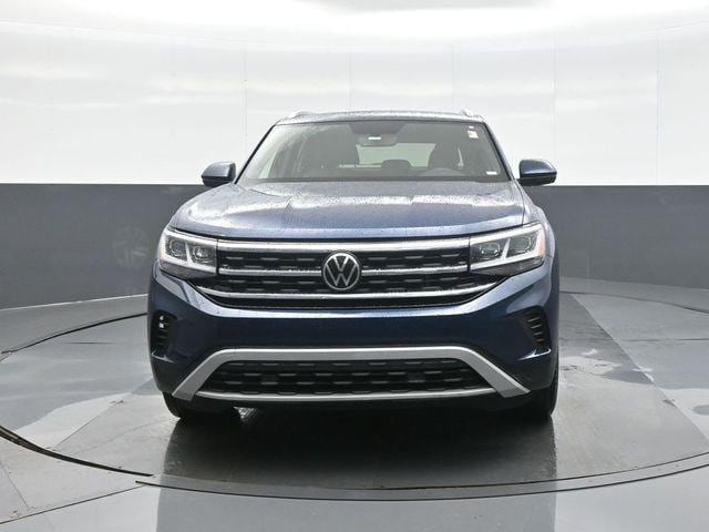 Used 2023 Volkswagen Atlas Cross Sport SE w/Tech with VIN 1V2KE2CA0PC209580 for sale in Kansas City