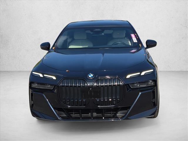 2023 BMW 740