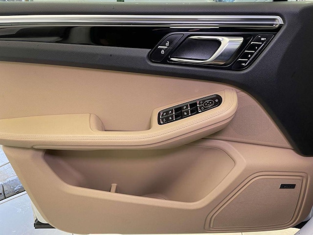 2025 Porsche Macan Base - Photo 36
