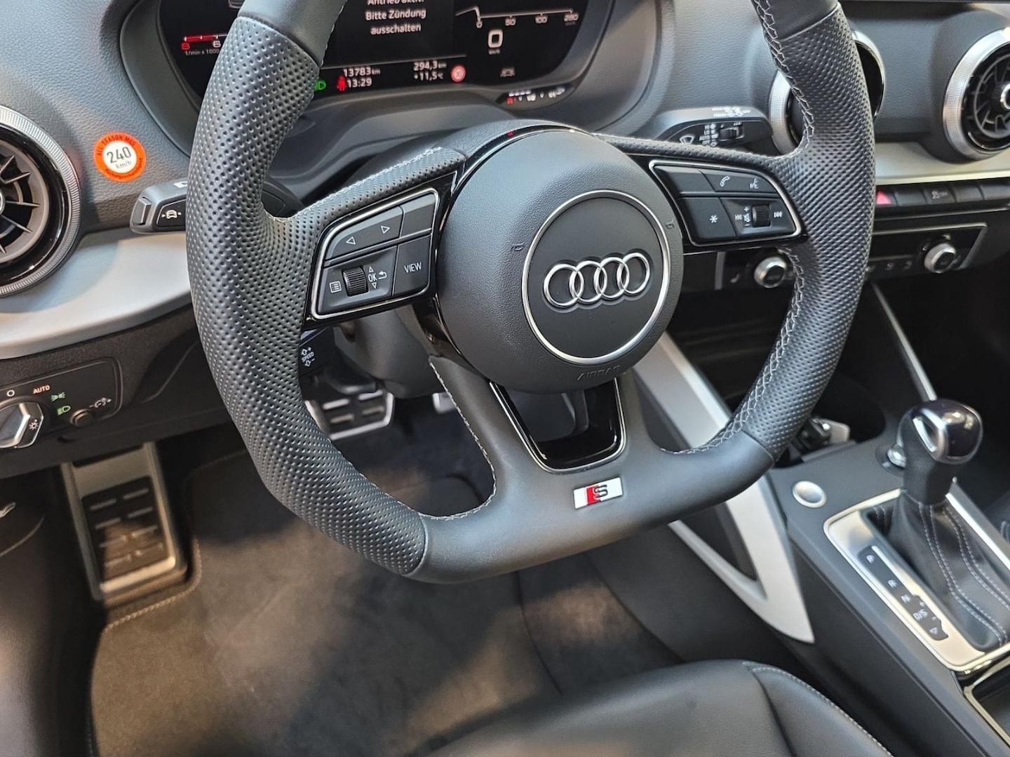 Bild über Audi Q2 S line 40 TFSI quattro S tronic - für weitere Informationen kontaktieren Sie den Audi Partner