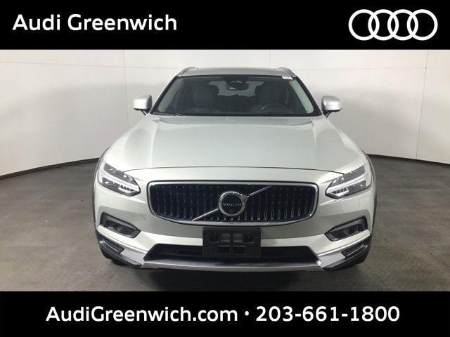2022 Volvo V90 Cross Country