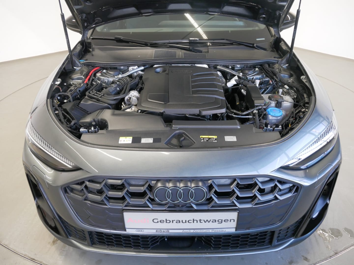 Bild über Audi A5 Avant TDI quattro 150 kW S tronic - für weitere Informationen kontaktieren Sie den Audi Partner