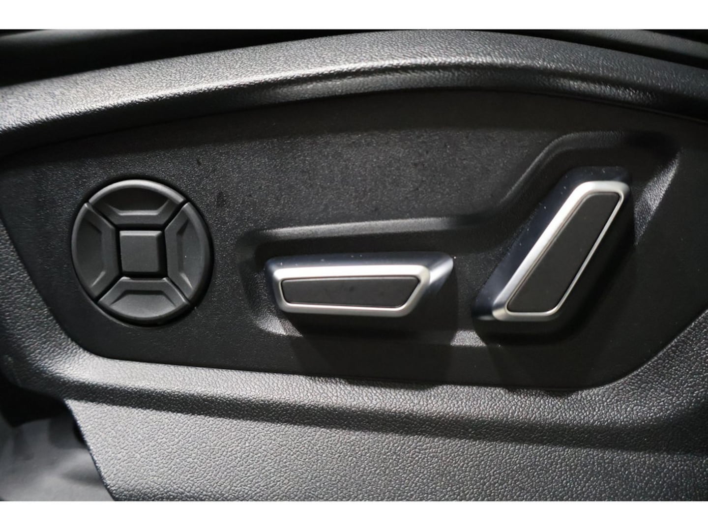 Bild über Audi Q8 SUV 50 TDI quattro tiptronic - für weitere Informationen kontaktieren Sie den Audi Partner