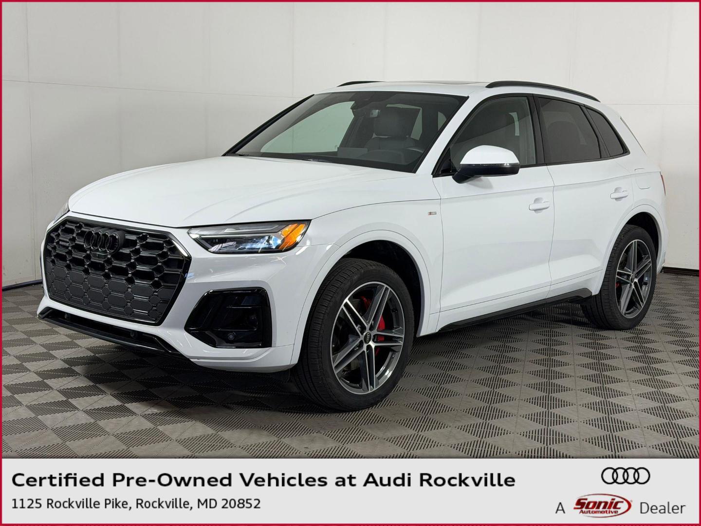 2025 Audi Q5 55 e Premium Plus's photo