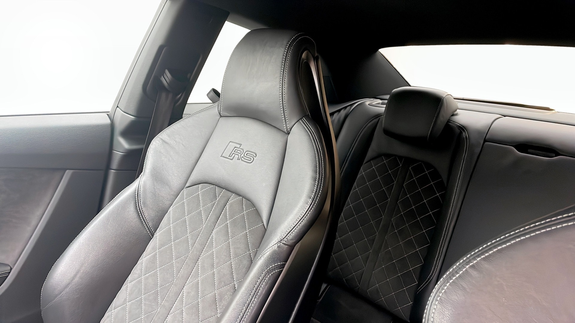 Bild som visar Audi RS 5 Coupé RS 5 Coupé 2.9 TFSI quattro 450 hk tiptronic - för mer information kontakta din Audi Partner