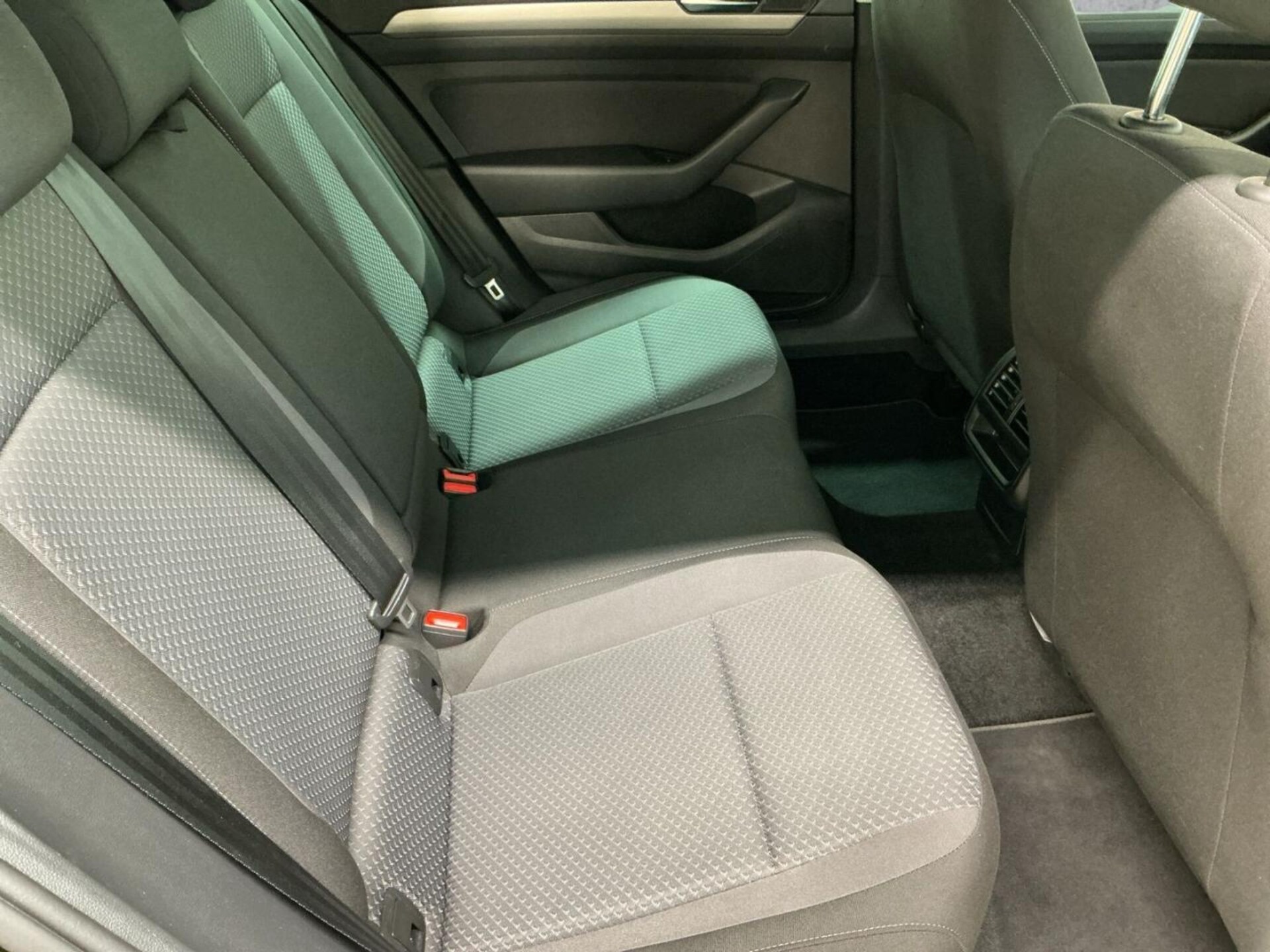 Volkswagen Passat Variant Basis-Modell