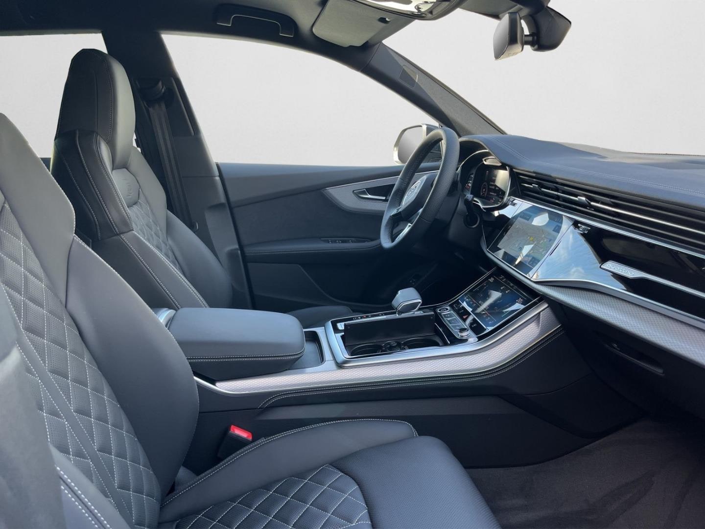 Bild über Audi Q8 SUV TFSI e S line business TFSI e quattro 360 kW tiptronic - für weitere Informationen kontaktieren Sie den Audi Partner