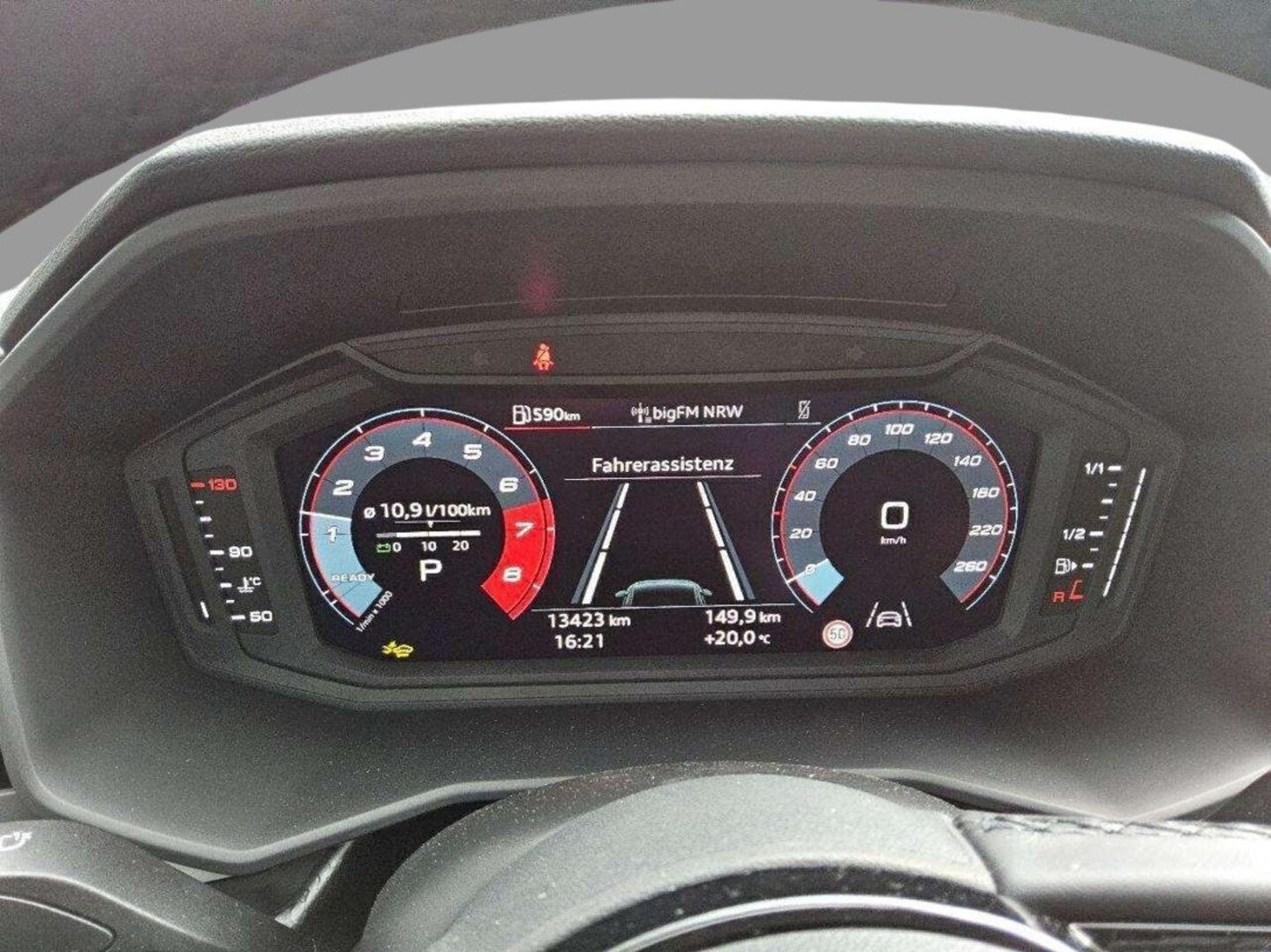 Bild über Audi A1 Sportback S line 30 TFSI S tronic - für weitere Informationen kontaktieren Sie den Audi Partner