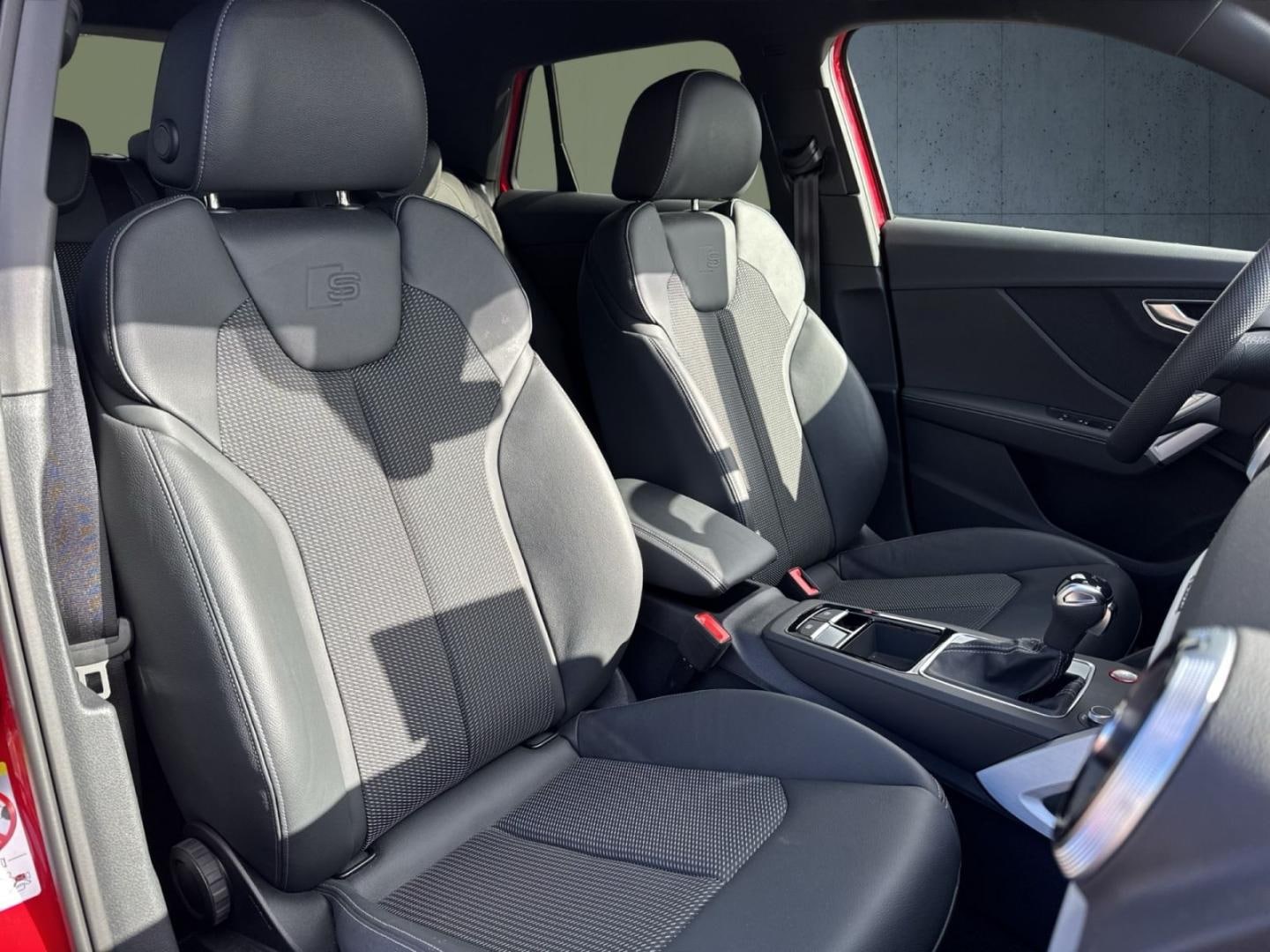Bild über Audi SQ2 TFSI quattro S tronic - für weitere Informationen kontaktieren Sie den Audi Partner